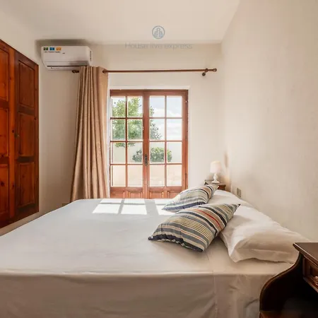Holiday home Domo De Iannas-house Live Express