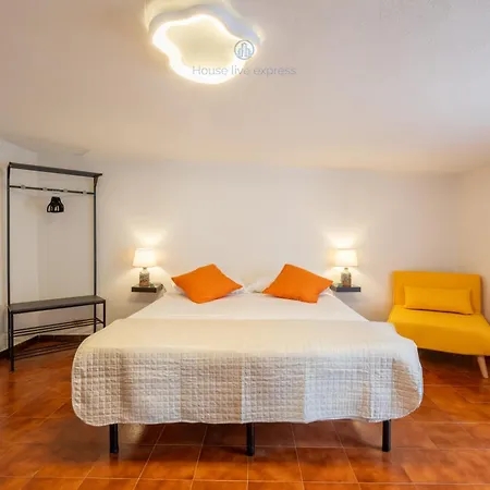 Holiday home Domo De Iannas-house Live Express